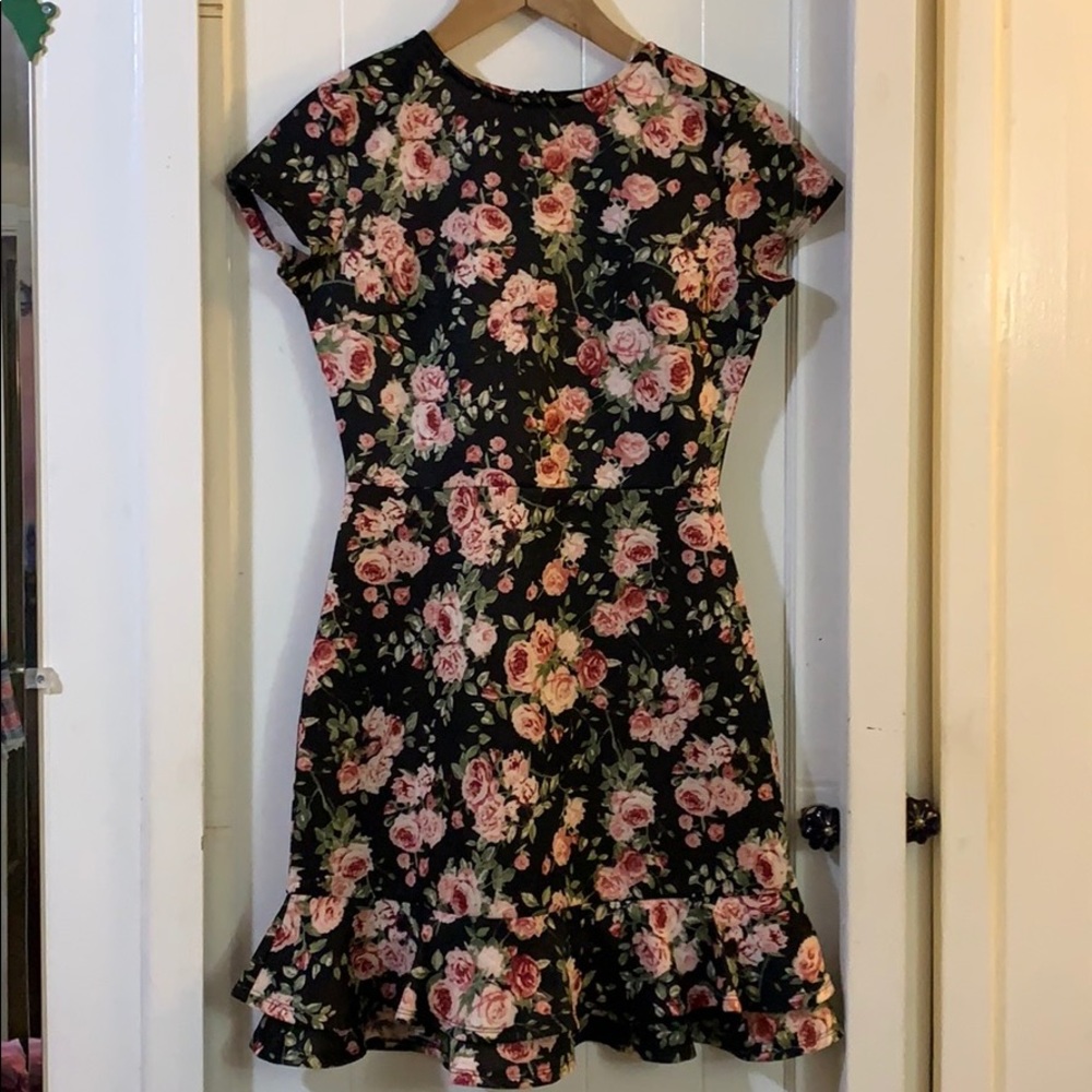 Black flower dress, zipper, brand new